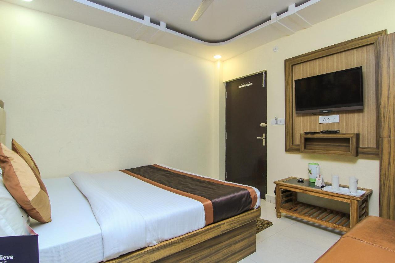 Oyo 8883 Hotel Comfort Zone Lucknow Exterior foto